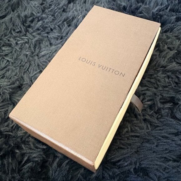 Louis Vuitton Bundle - Slide Box, Envelope, Ribbon & Bag - Picture 5 of 5